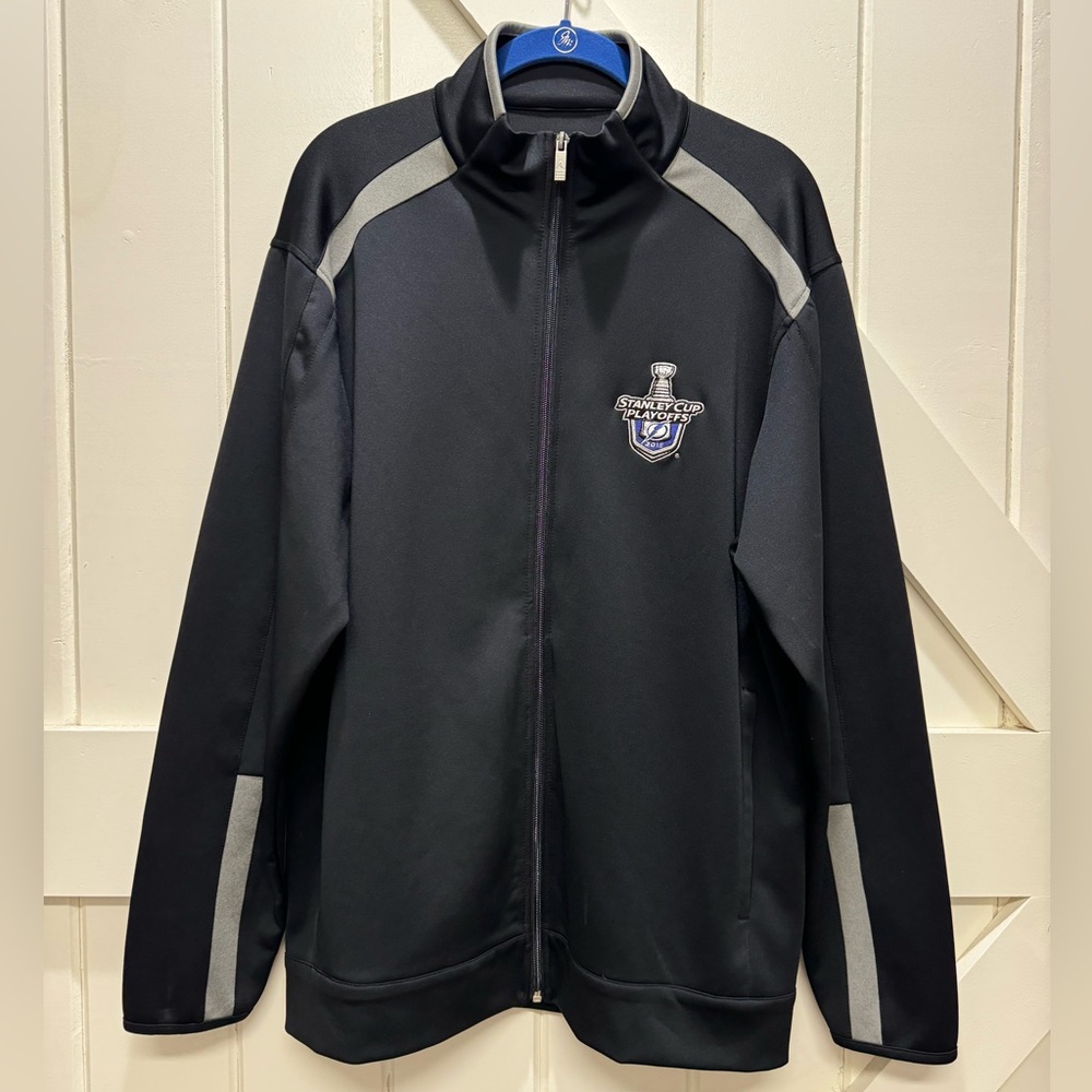 Antigua Men’s Lightweight Black Tampa Bay Lightning Jacket, Size Large